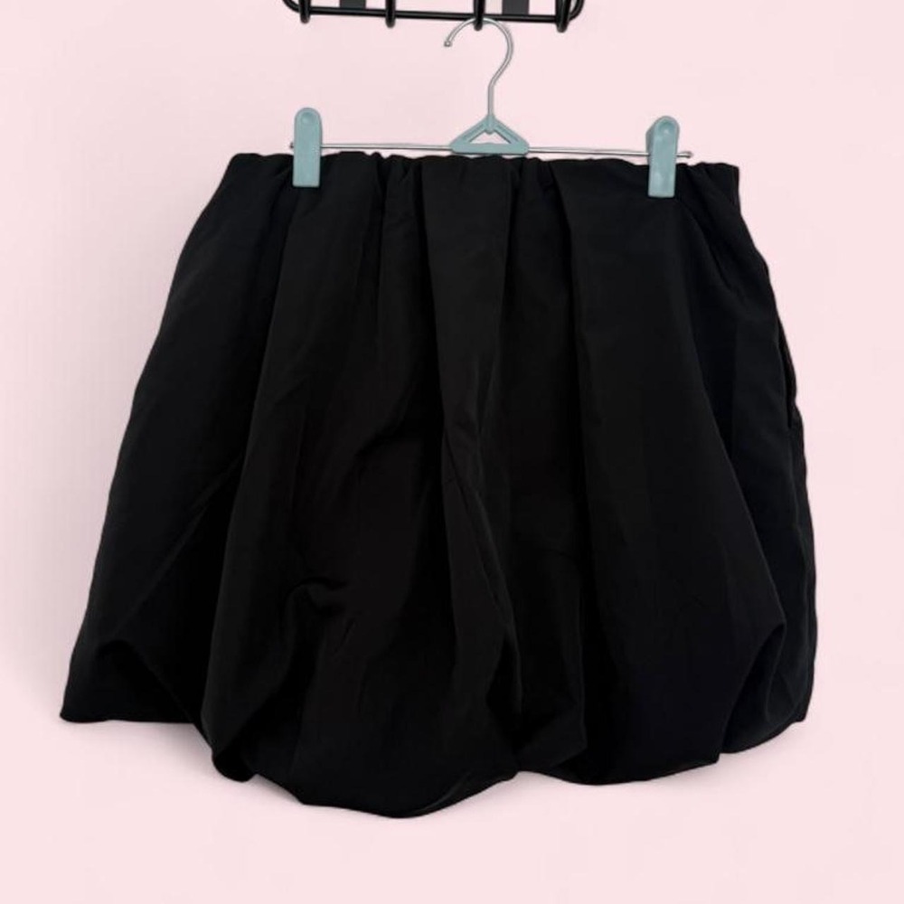 NWT Old Navy black bubble skirt Size M